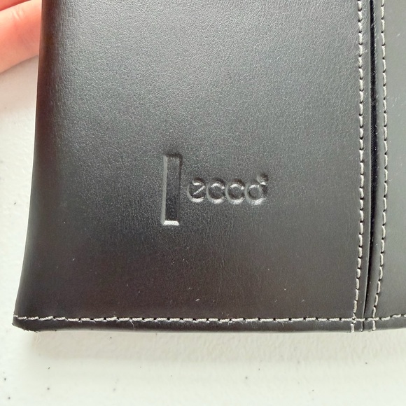 ecco | Black Passport‎ Wallet Travel Organizer 9.25 H x 4.5 W - Picture 2 of 11